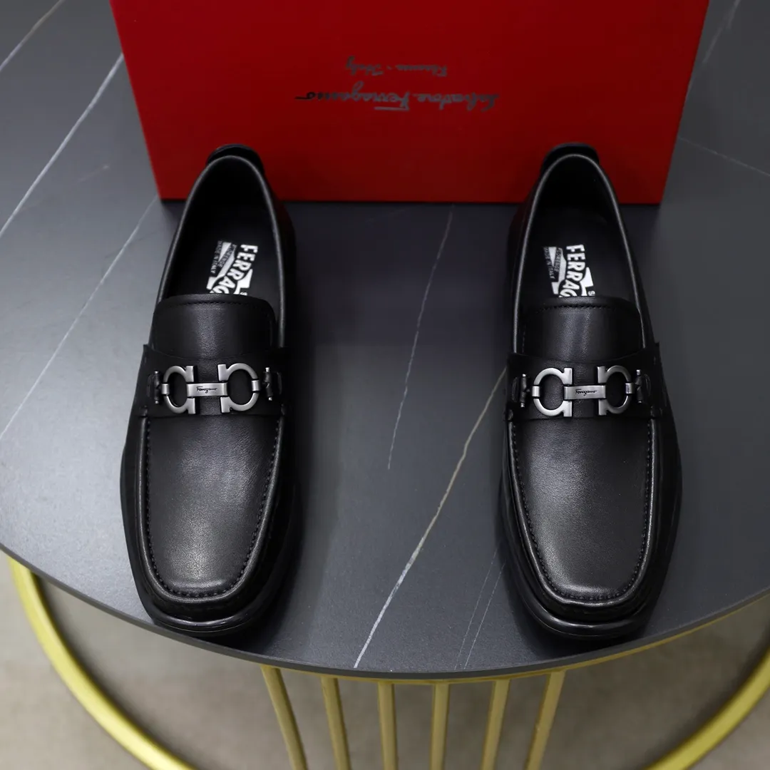Men's shoes: 270🙅‍♂️🙅‍♂️🙅‍♂️Niuli Brand: Ferragamo Standard code: Men's code 38/44 (45 customized) Grade: Same as the official website Material: Original imported cowhide leather lining Original wear-resistant lightweight outsole Style category: Men's casual slip-on shoes Distinguished luxury brand elements top luxury Color: Actual picture color